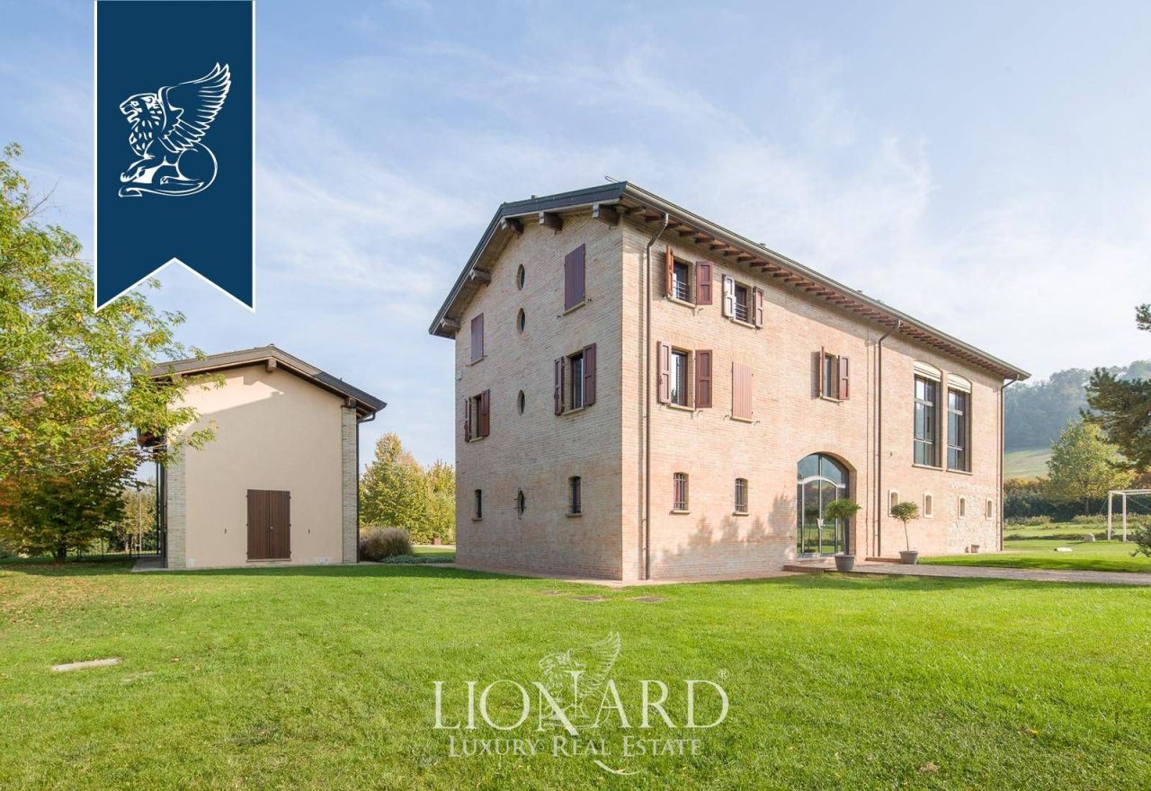 Villa in Reggio Emilia, Italy, 800 m² - picture 6