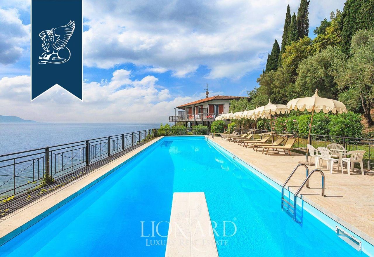 Villa in Brescia, Italy, 450 m² - picture 6