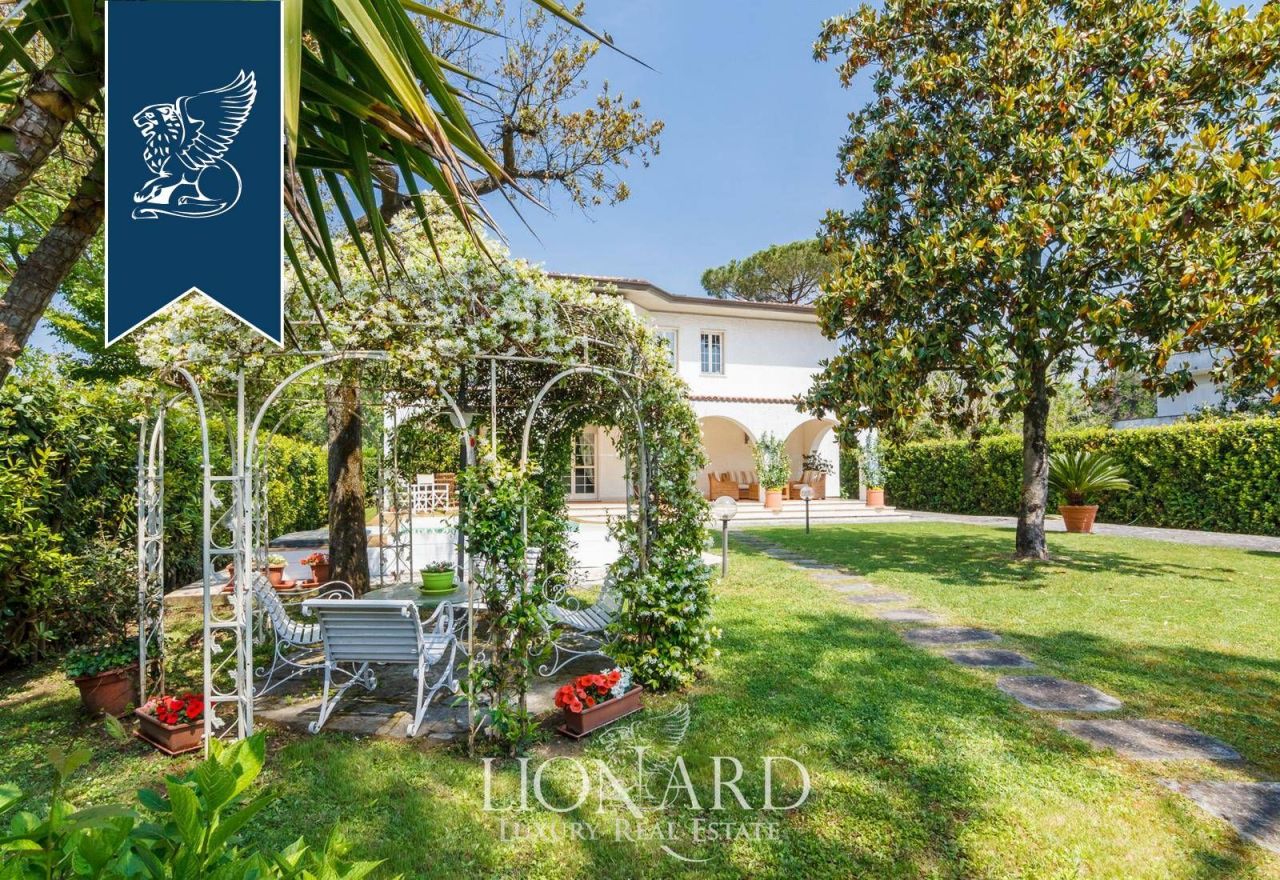Villa in Forte dei Marmi, Italy, 216 m² - picture 6
