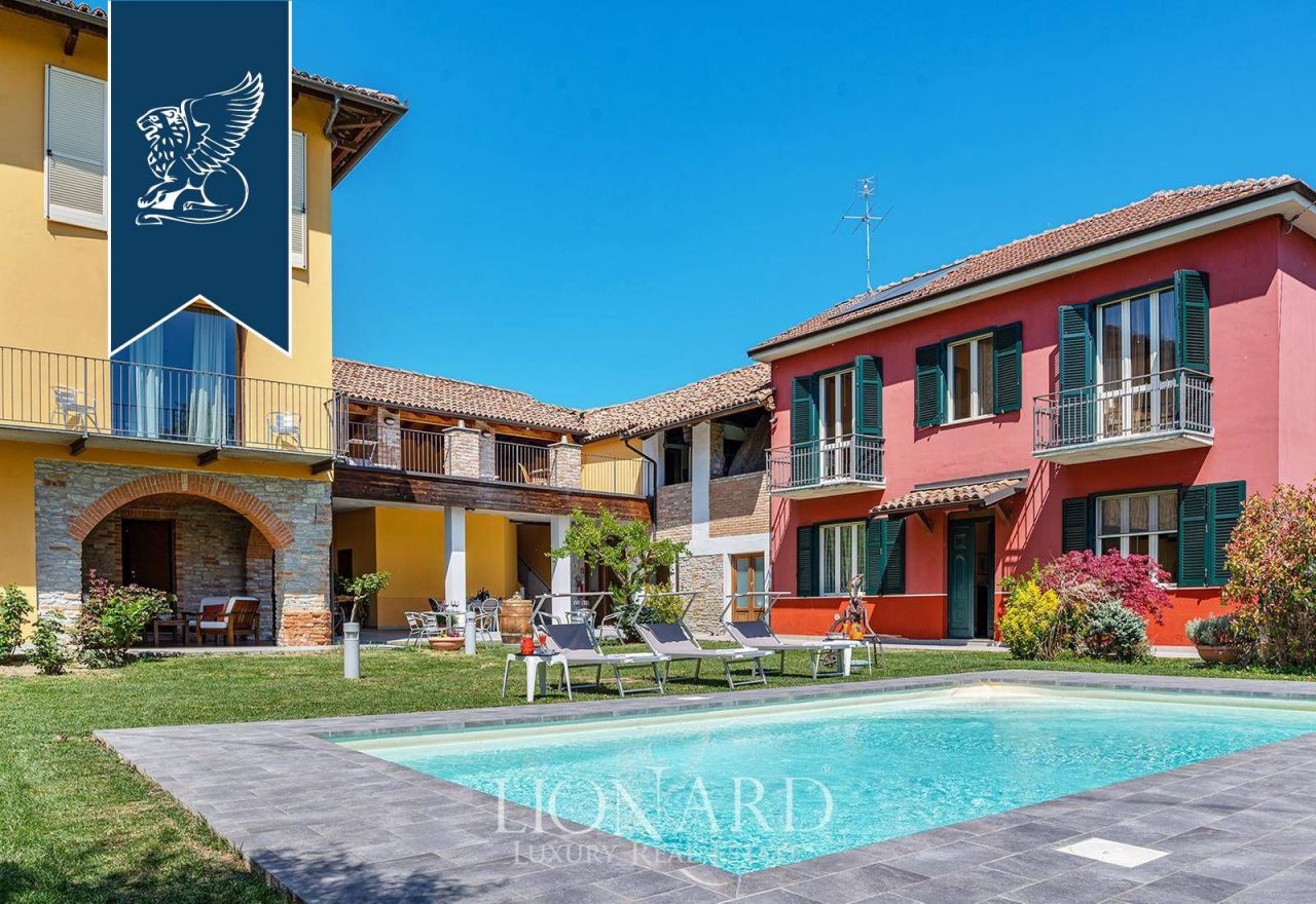 Farm in Asti, Italy, 1 000 m² - picture 6