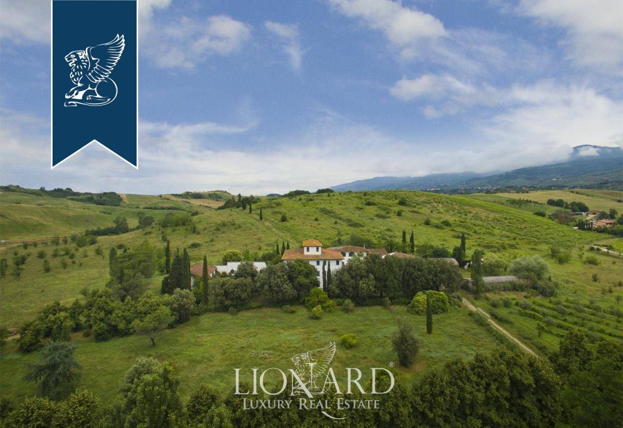 Villa ad Arezzo, Italia, 3 000 m² - foto 7
