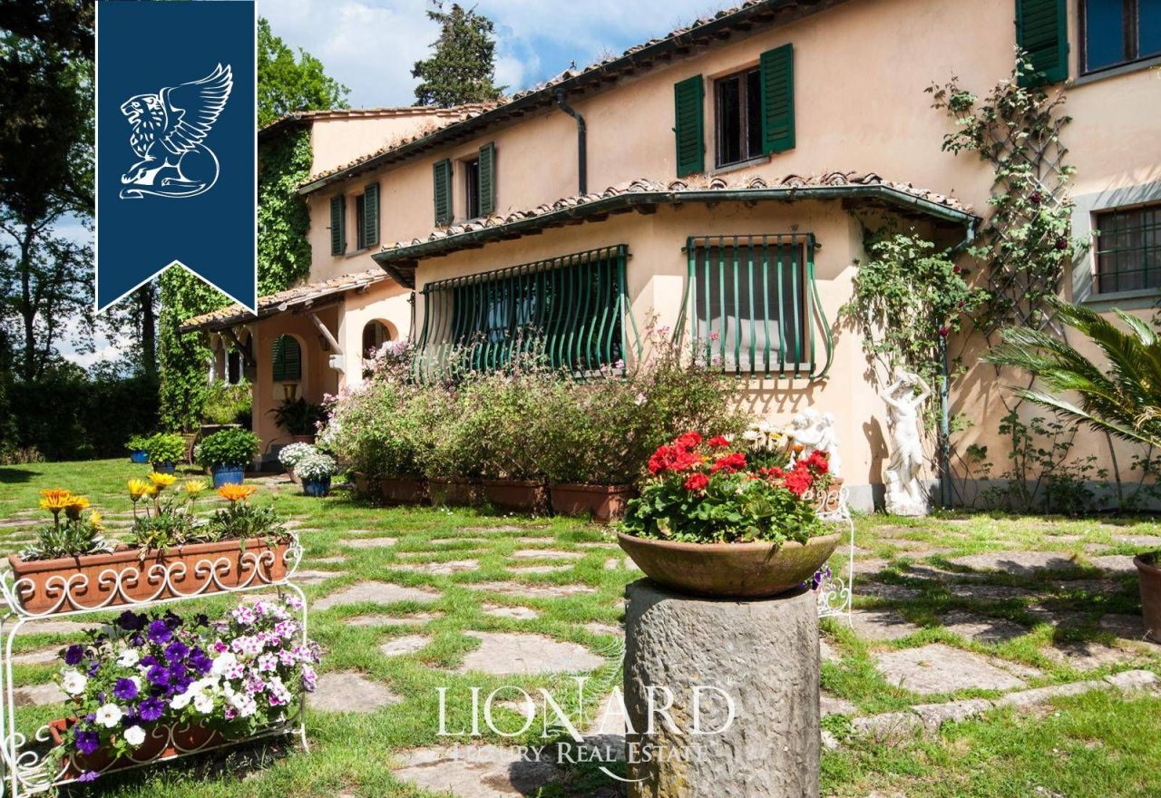 Villa in Lucca, Italy, 1 100 m² - picture 6