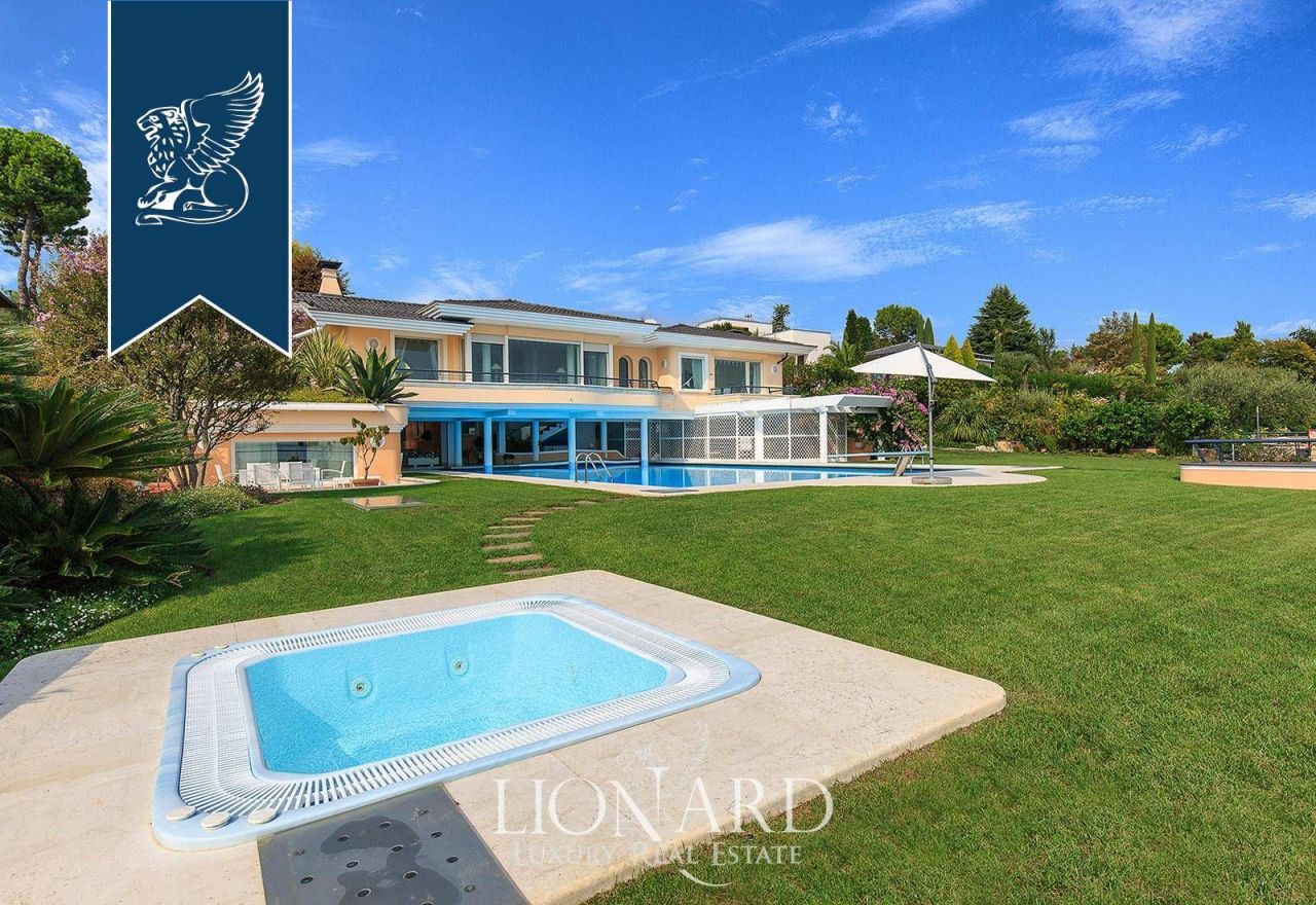 Villa in Padenghe sul Garda, Italy, 800 m² - picture 6