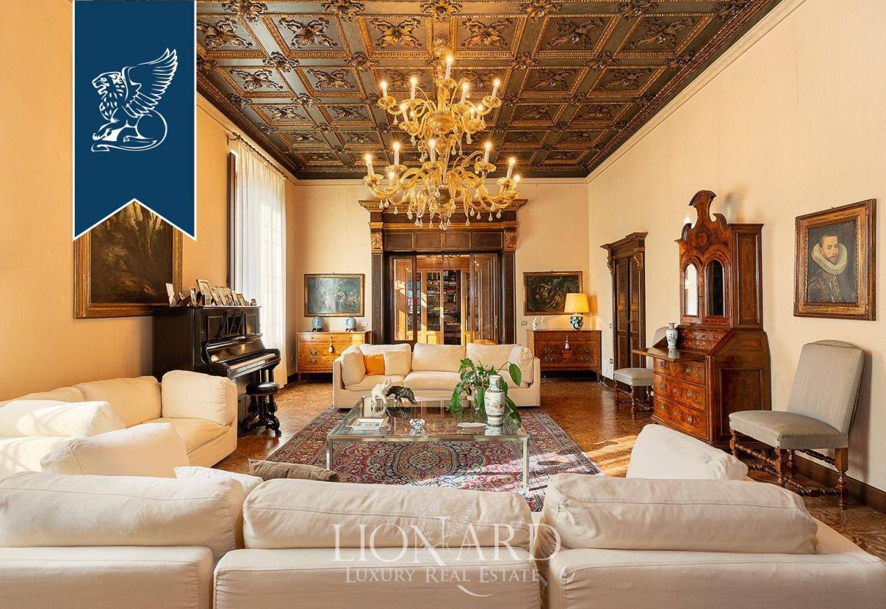 Villa in Cremona, Italy, 1 850 m² - picture 8