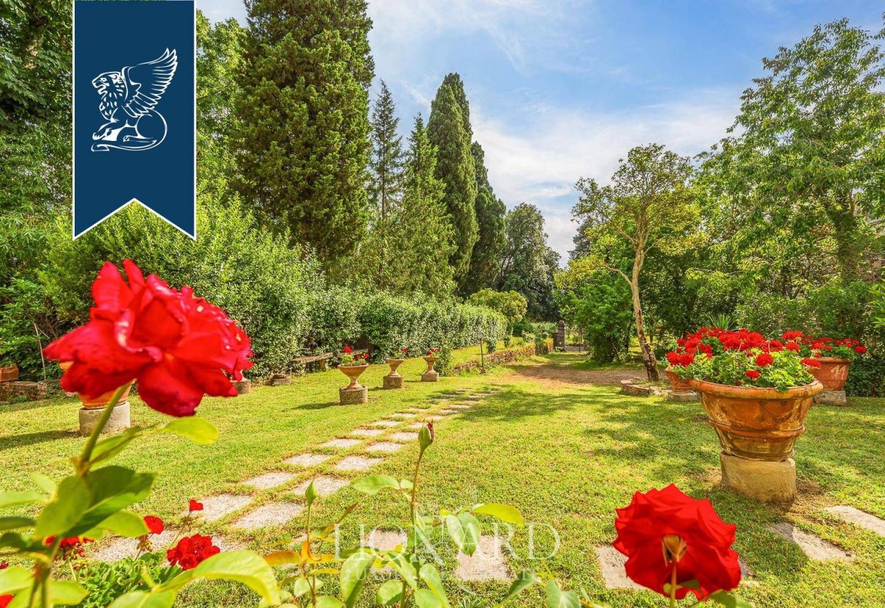 Farm in Arezzo, Italy, 1 200 m² - picture 8