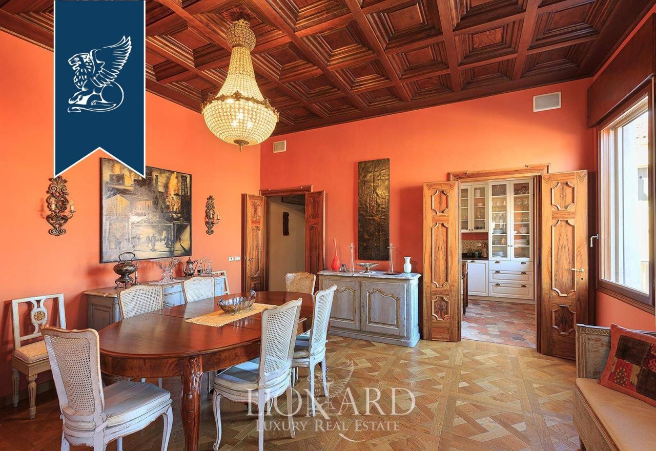 Apartment in Venice, Italy, 310 m² - picture 8