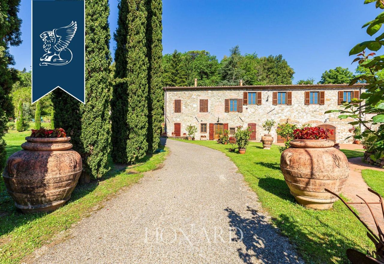 Farm in Lucca, Italy, 900 m² - picture 8