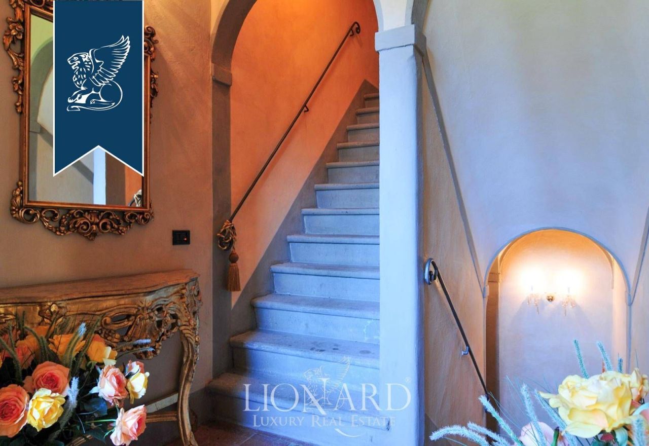 Villa ad Arezzo, Italia, 2 000 m² - foto 8