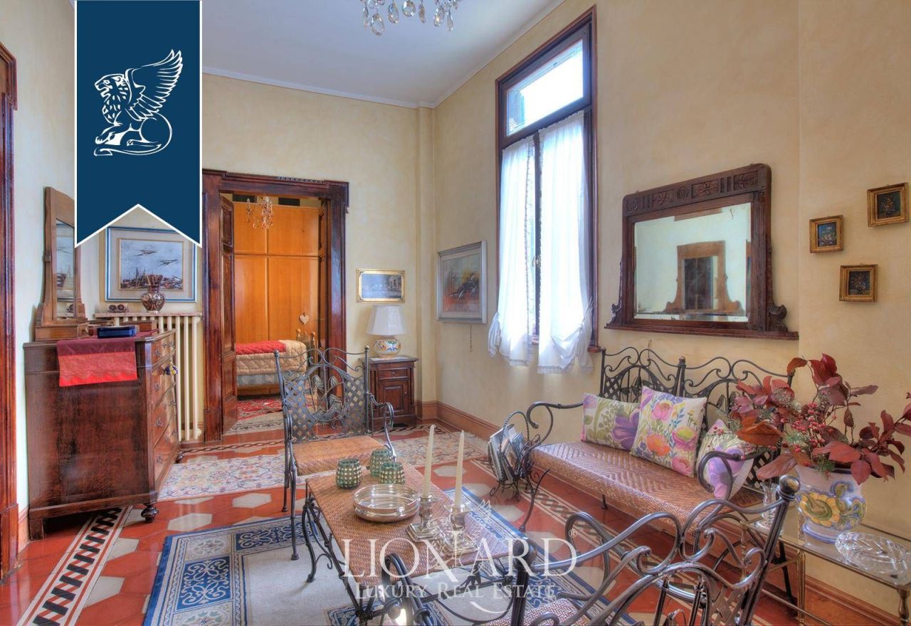 Villa in Bergamo, Italy, 1 000 m² - picture 8