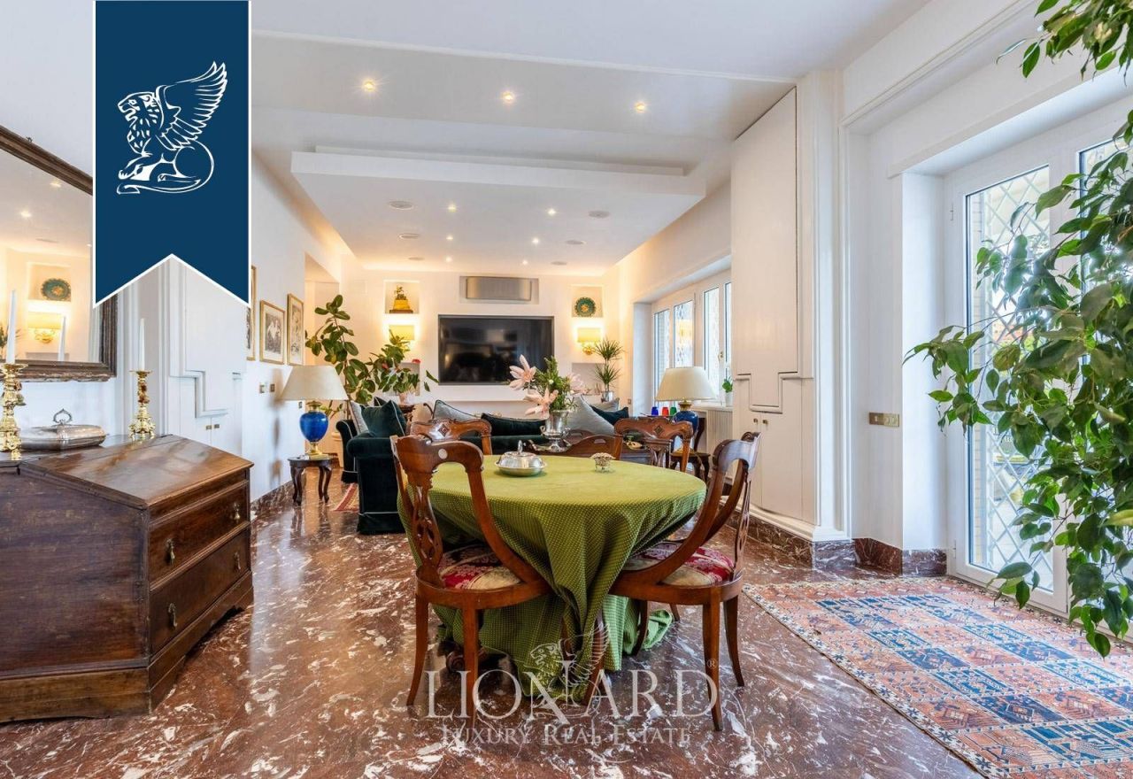 Villa in Rome, Italy, 330 m² - picture 8