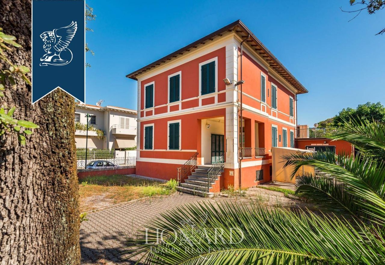 Villa in Forte dei Marmi, Italy, 400 m² - picture 8