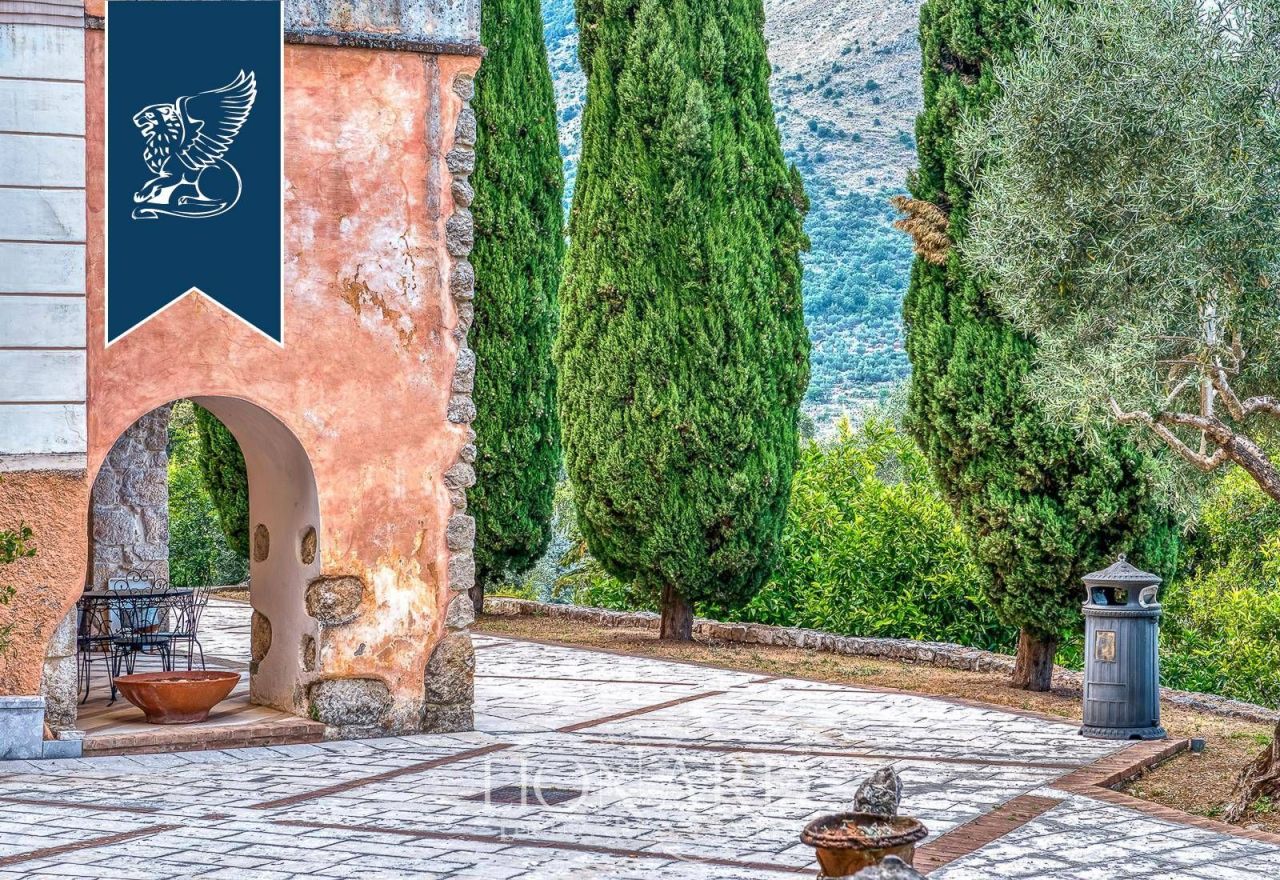 Villa in Frosinone, Italy, 1 000 m² - picture 8