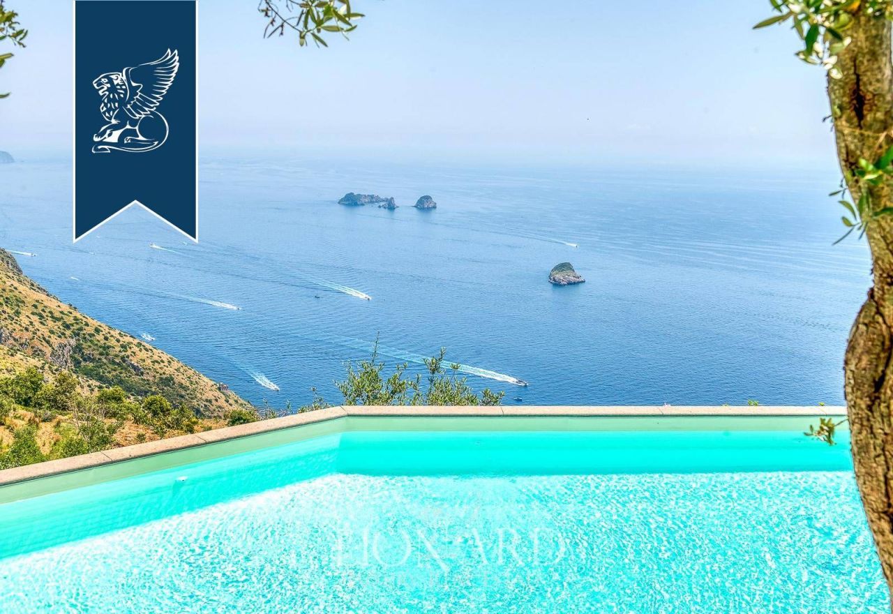 Villa in Naples, Italy, 360 m² - picture 8