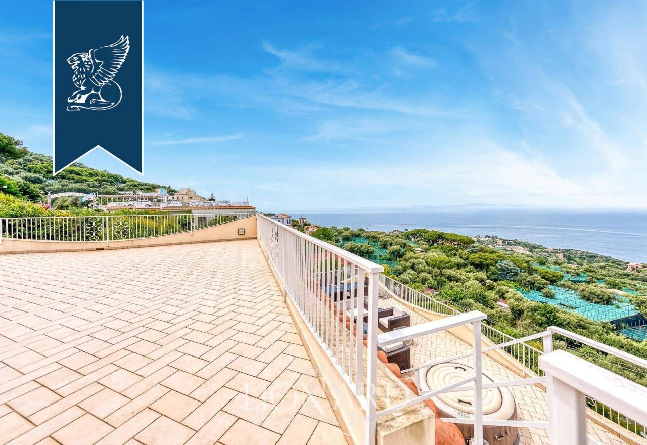 Villa en Nápoles, Italia, 430 m² - imagen 8