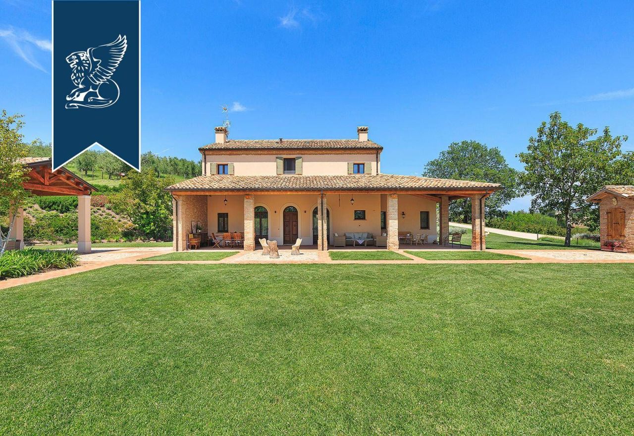 Villa in Forli-Cesena, Italy, 350 m² - picture 8