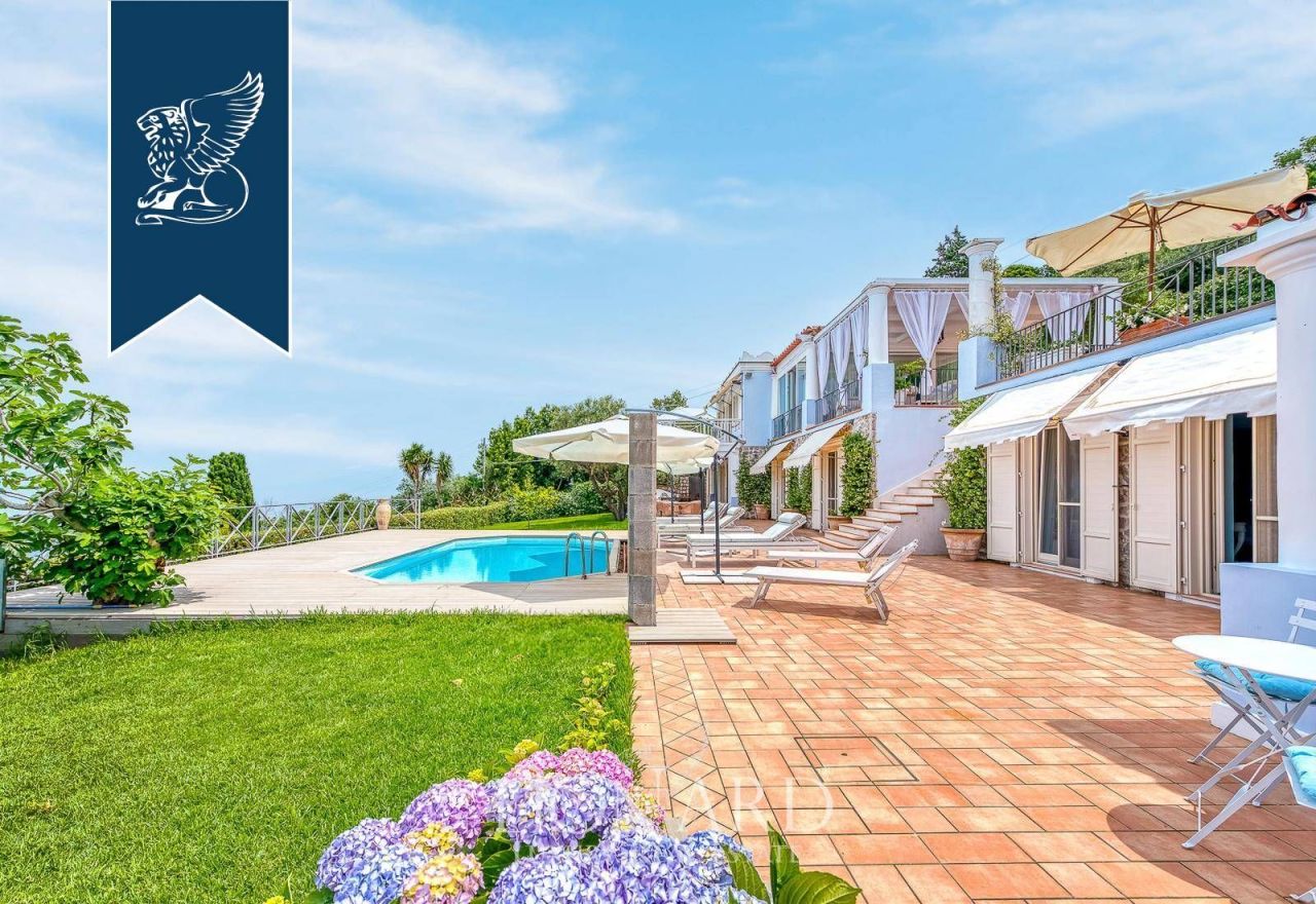 Villa en Nápoles, Italia, 300 m² - imagen 8