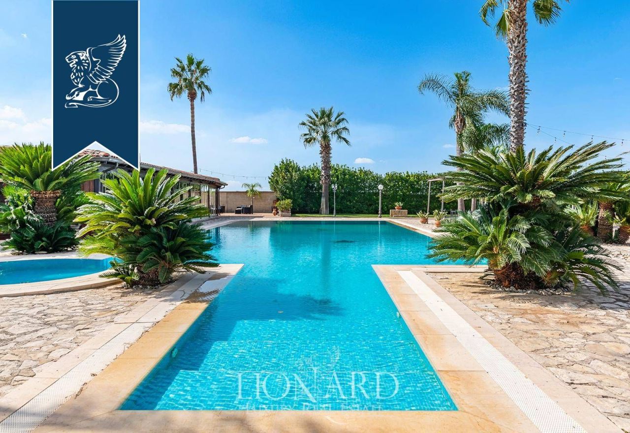 Villa a Taranto, Italia, 1 000 m² - foto 8