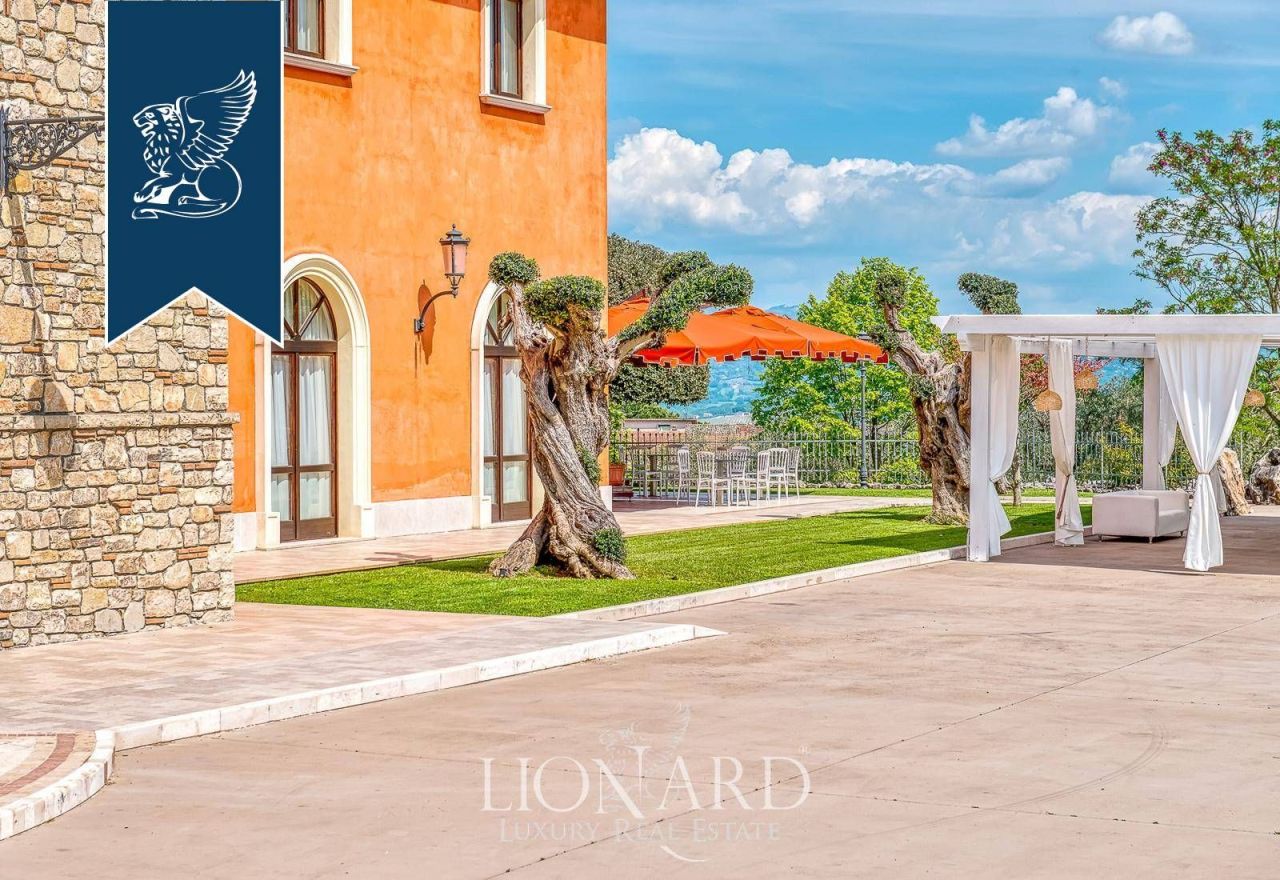 Castle in Avellino, Italy, 6 000 m² - picture 8