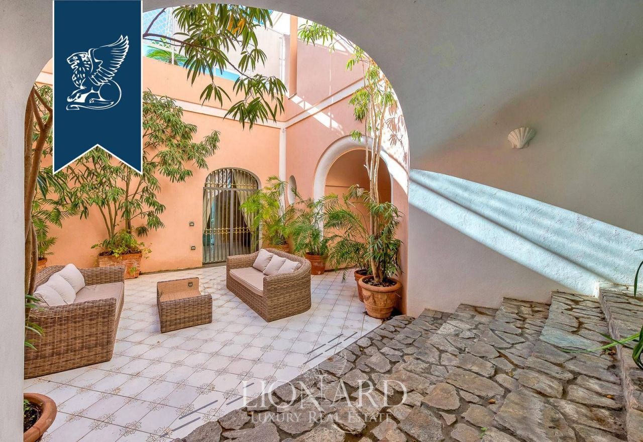 Villa à Salerne, Italie, 800 m² - image 8