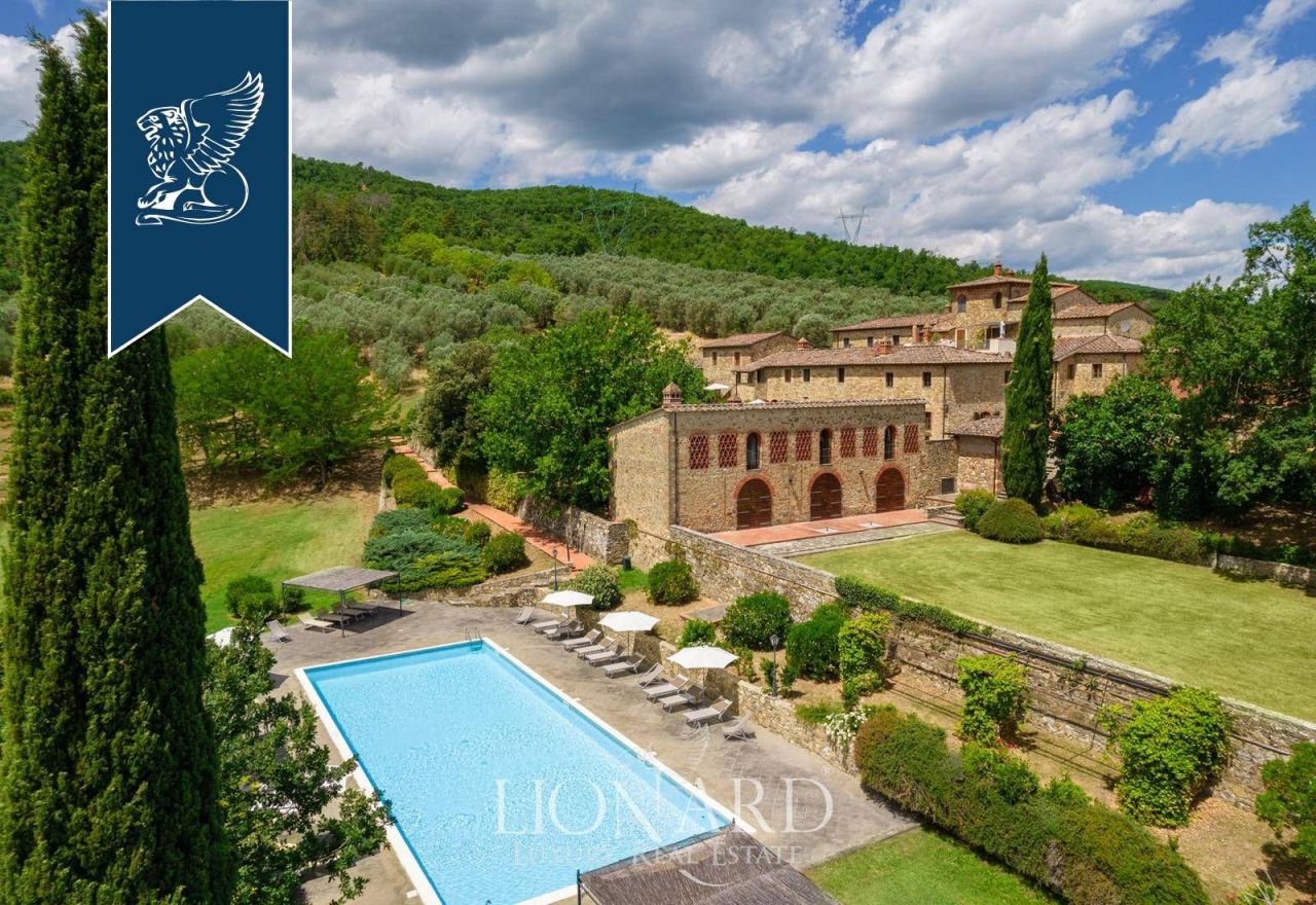 Farm in Arezzo, Italy, 1 500 m² - picture 8