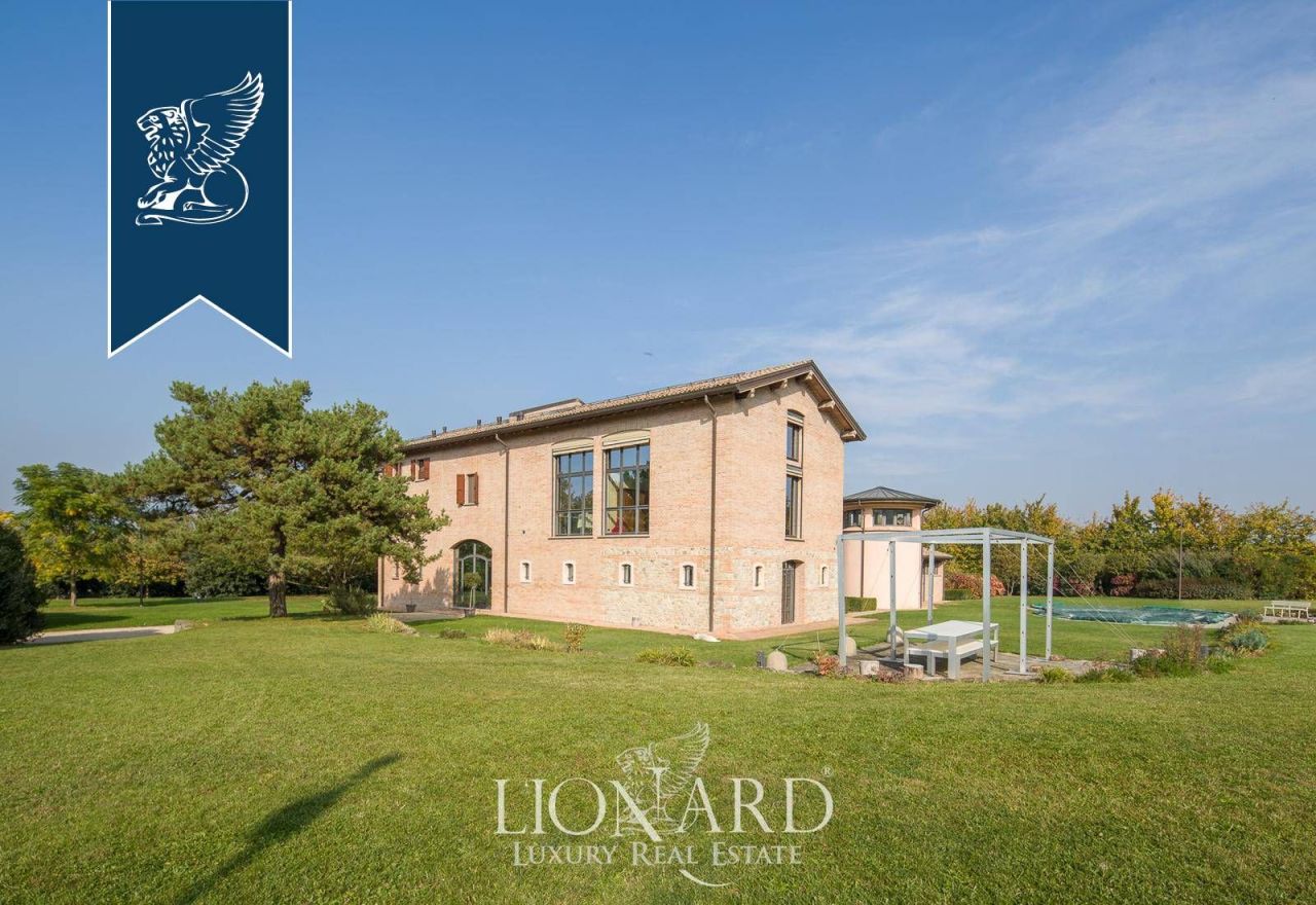 Villa in Reggio Emilia, Italy, 800 m² - picture 7