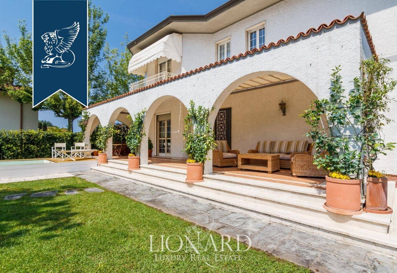Villa in Forte dei Marmi, Italy, 216 m² - picture 7