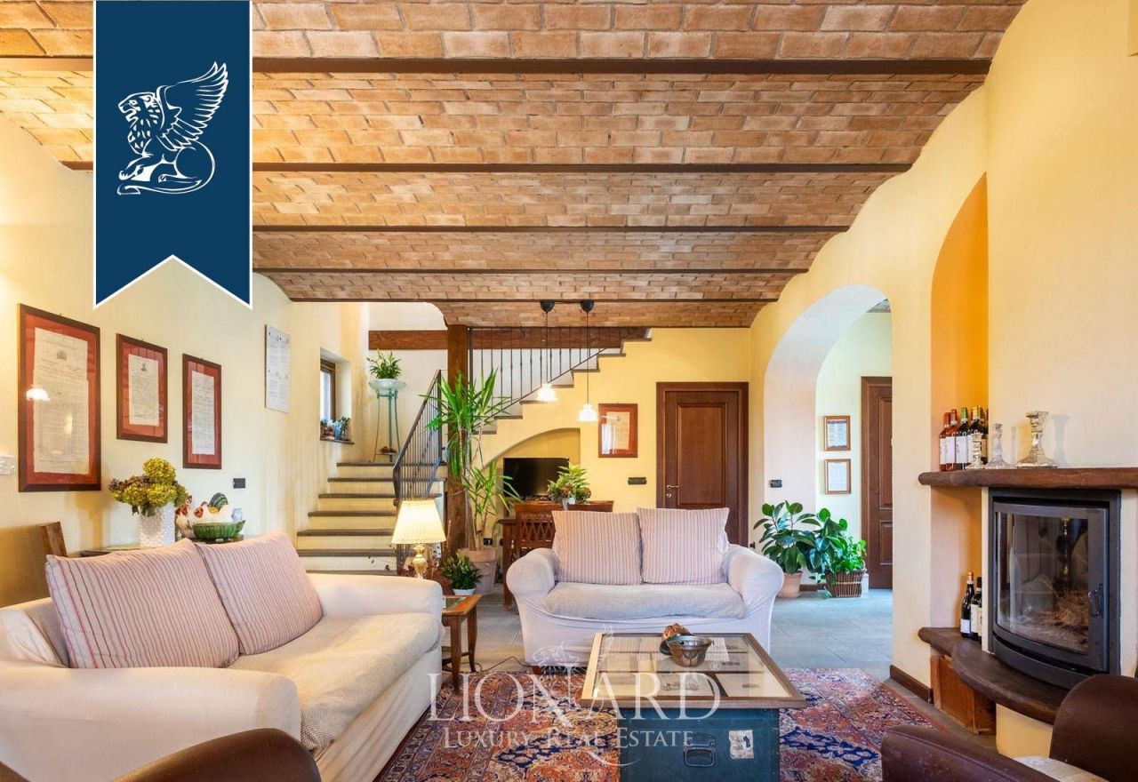 Villa in Cuneo, Italy, 700 m² - picture 7