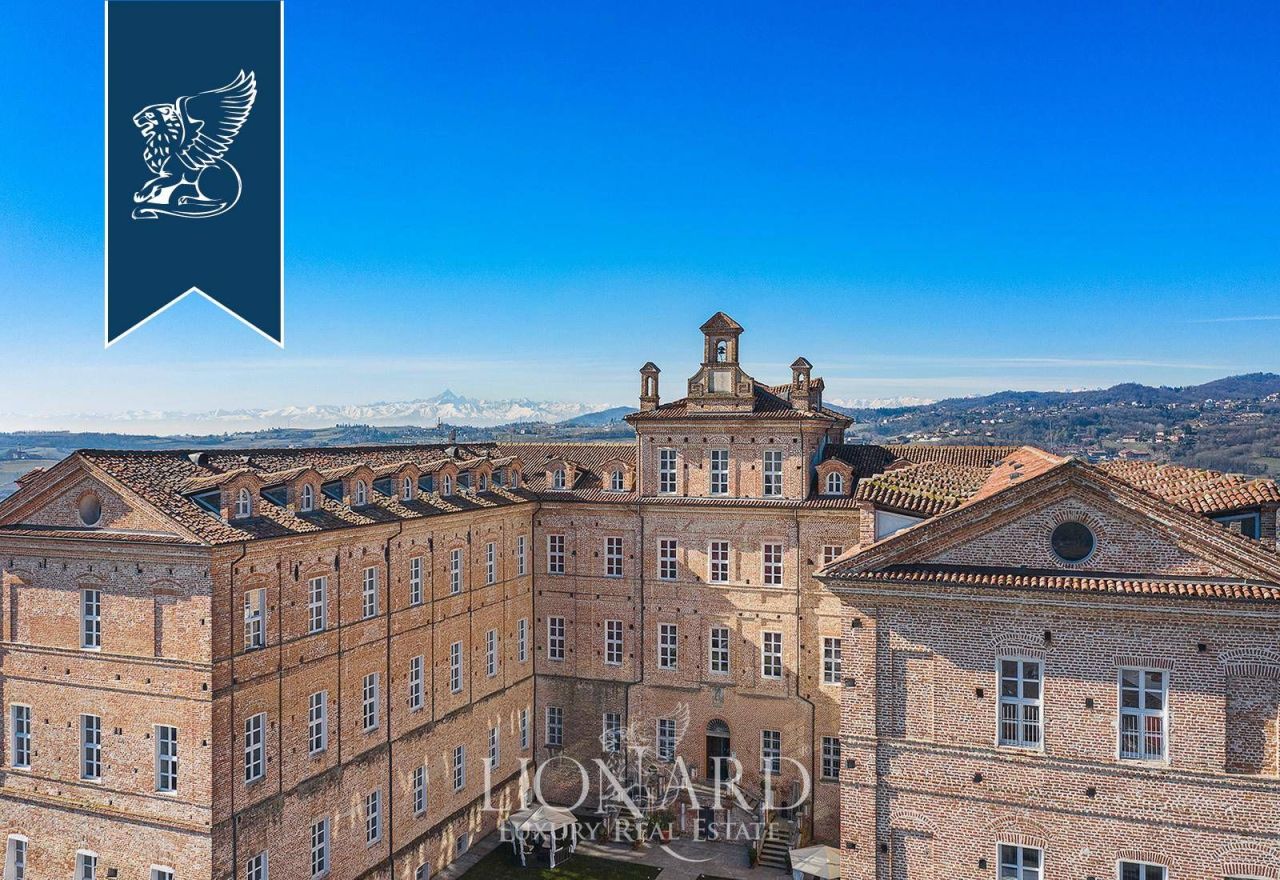 Castillo en Turín, Italia, 10 550 m² - imagen 7