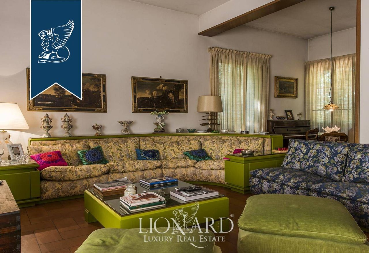 Villa in Lucca, Italy, 500 m² - picture 7