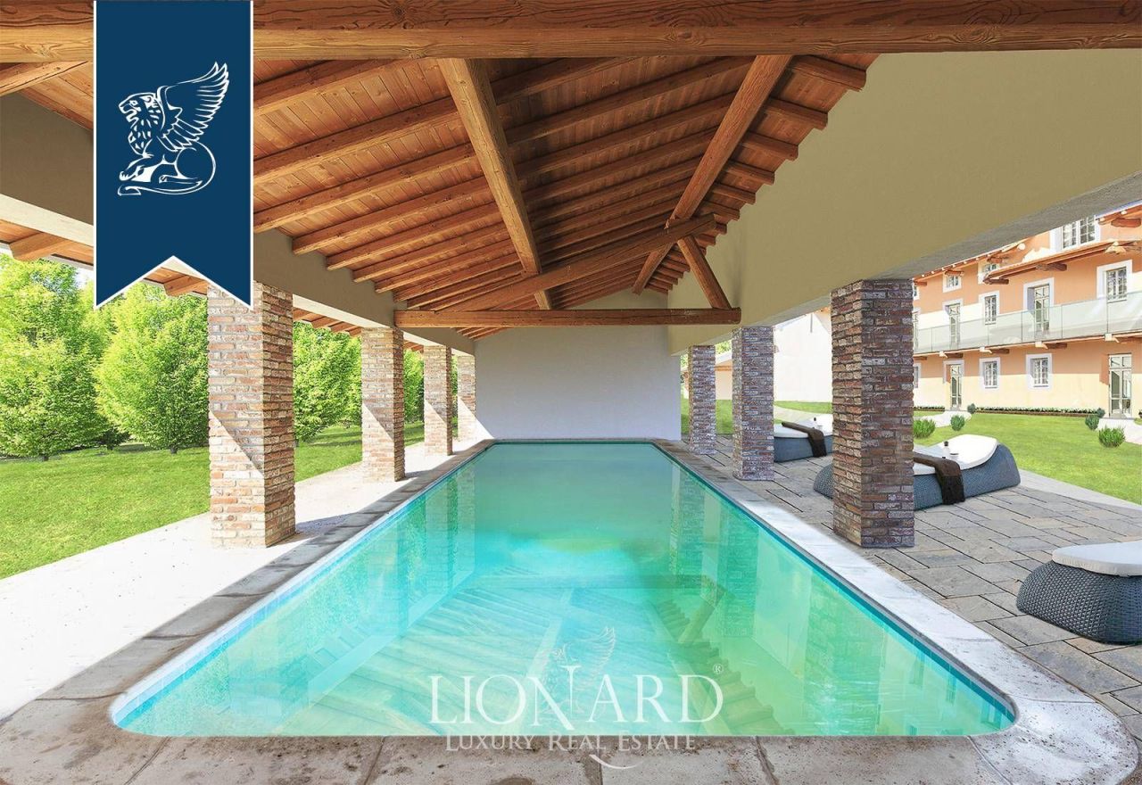 Villa in Novara, Italy, 2 100 m² - picture 7