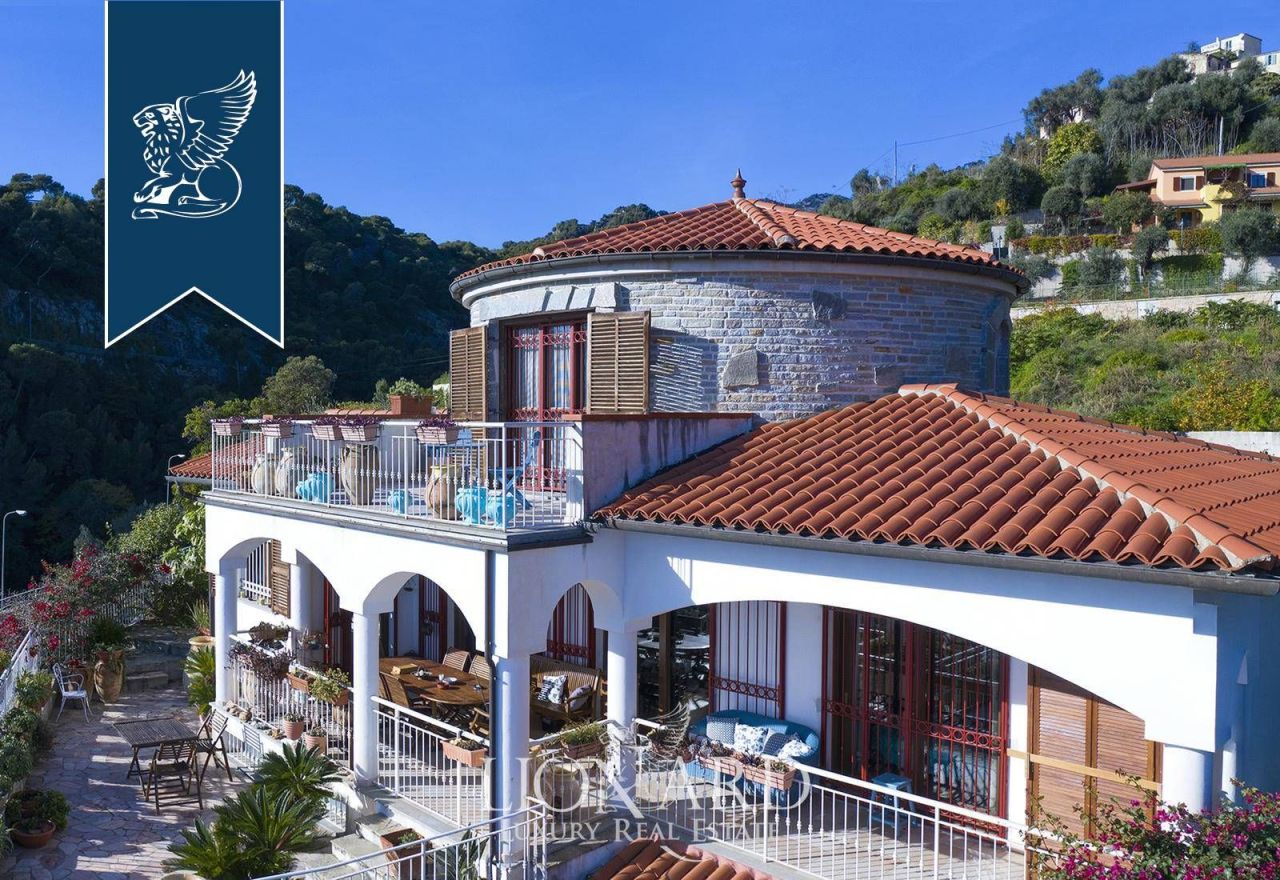 Villa in Ventimiglia, Italy, 220 m² - picture 8