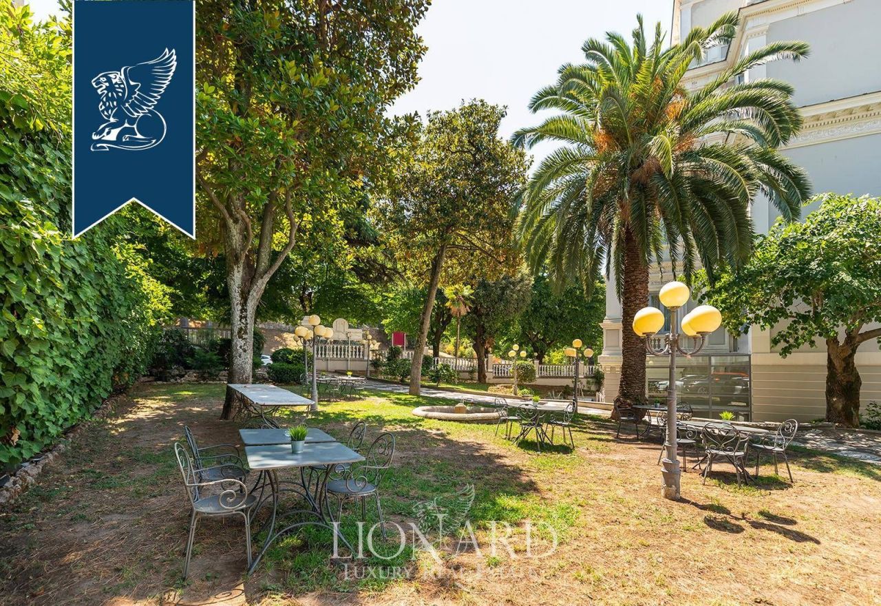 Villa in Rom, Italien, 4 000 m² - Foto 9