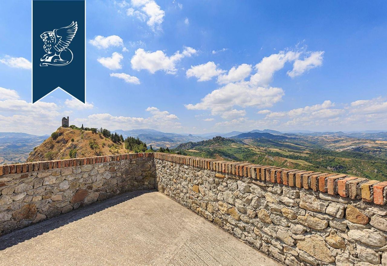 Castle in Rimini, Italy, 3 000 m² - picture 9