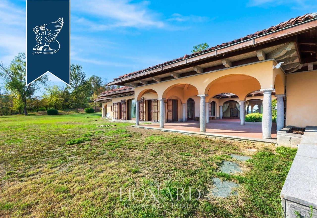 Villa in Alessandria, Italy, 1 800 m² - picture 9