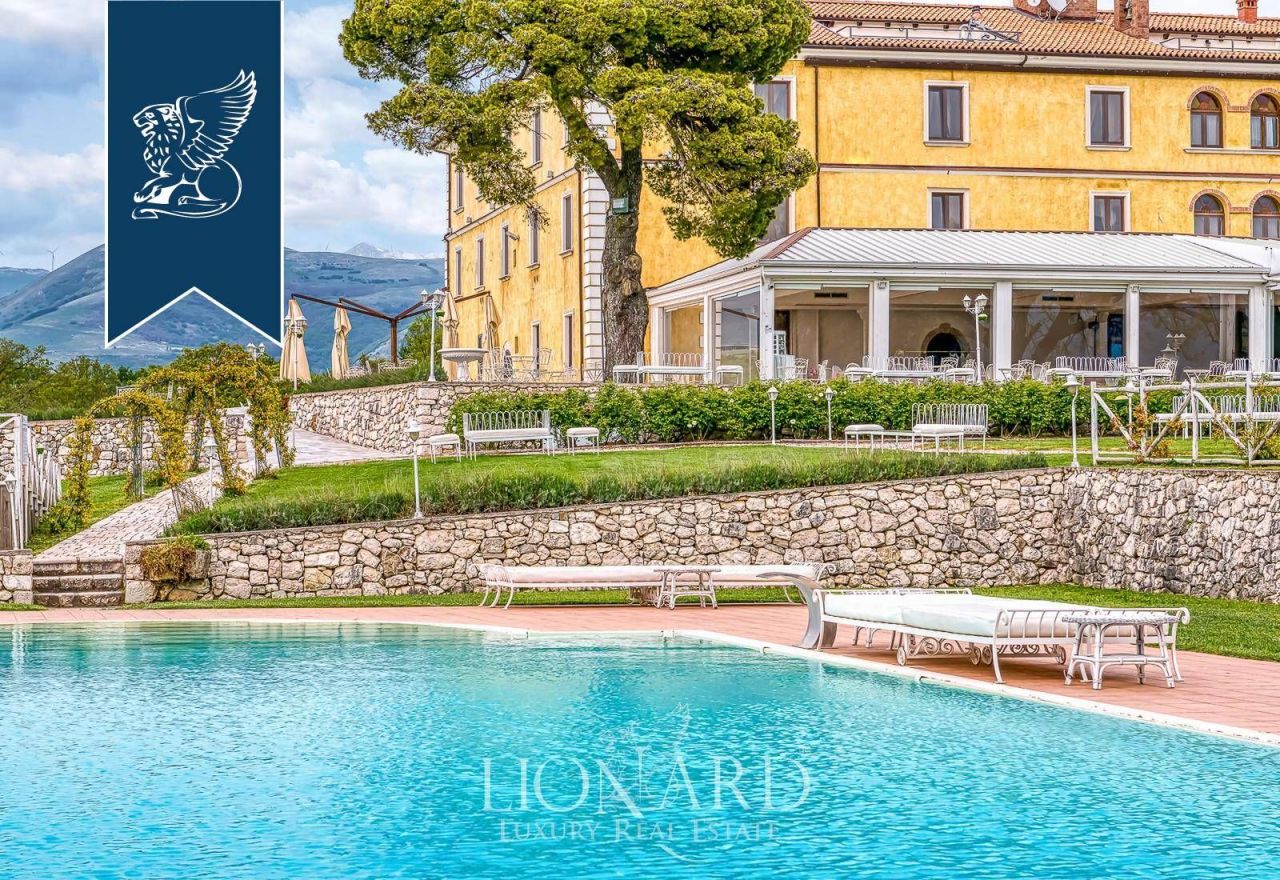 Villa à Salerne, Italie, 5 500 m² - image 9