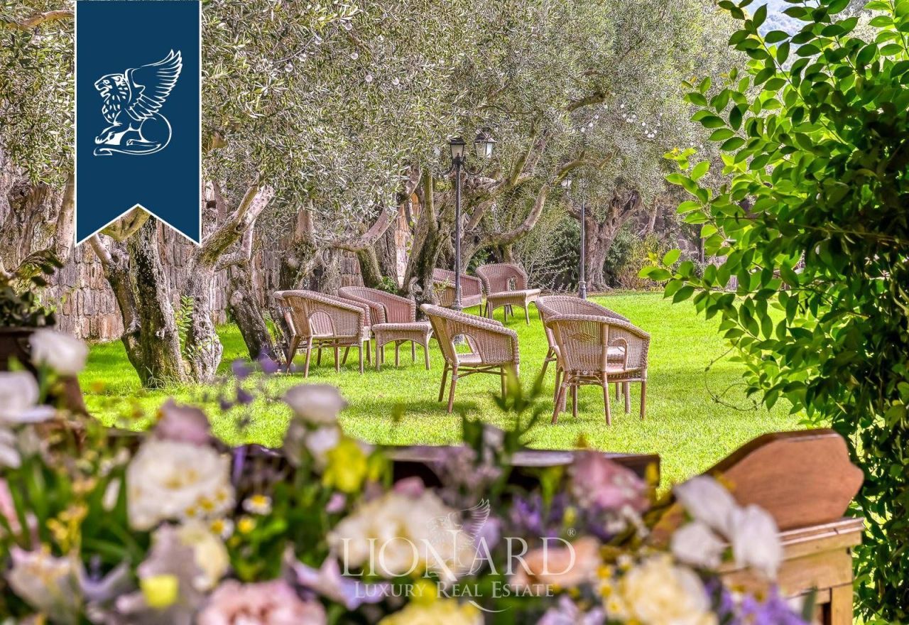 Villa a Benevento, Italia, 2 200 m² - foto 9