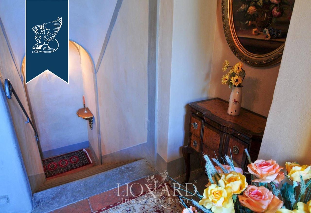 Villa ad Arezzo, Italia, 2 000 m² - foto 9