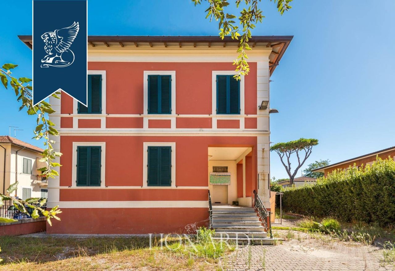 Villa in Forte dei Marmi, Italy, 400 m² - picture 9