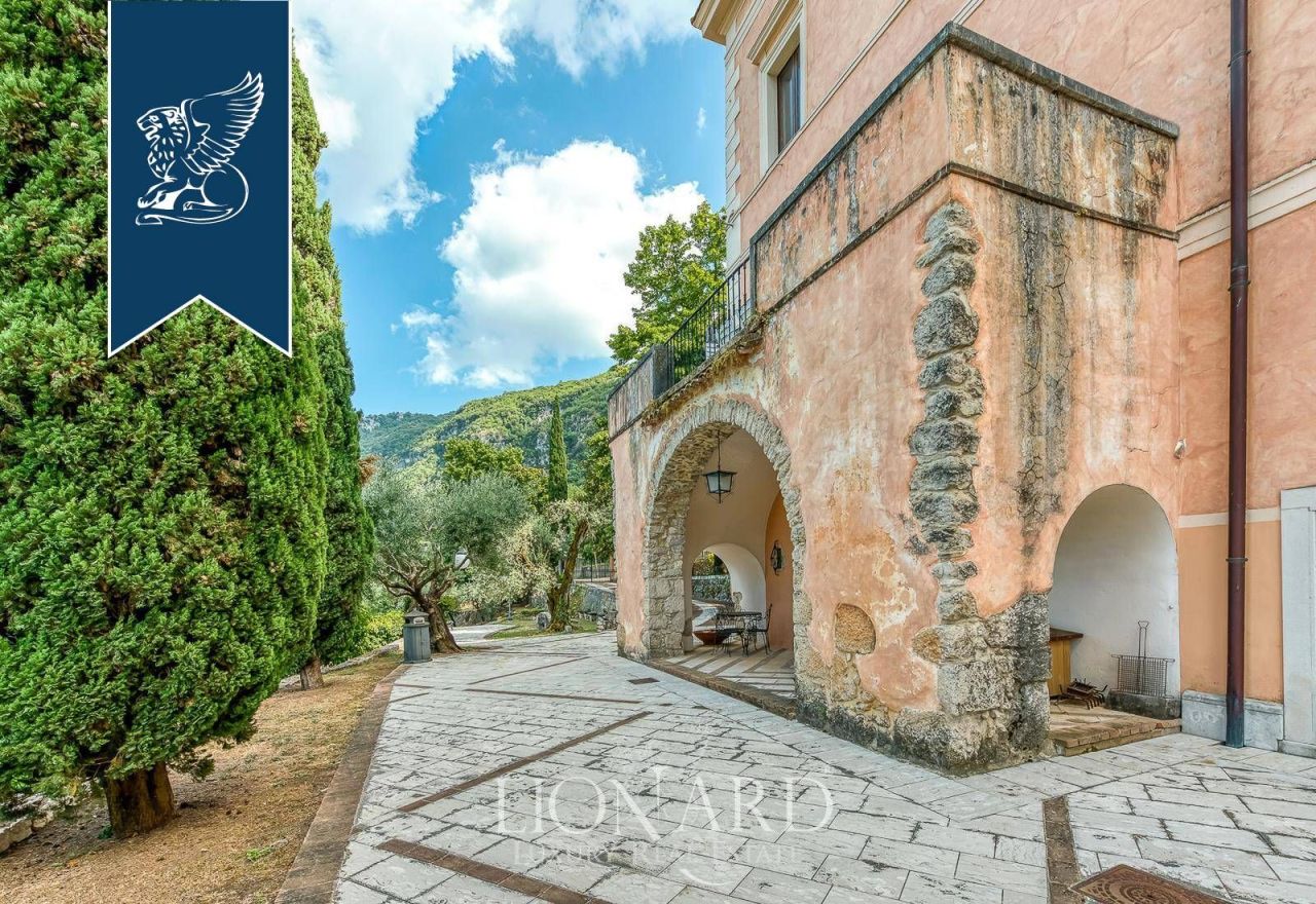 Villa in Frosinone, Italy, 1 000 m² - picture 9