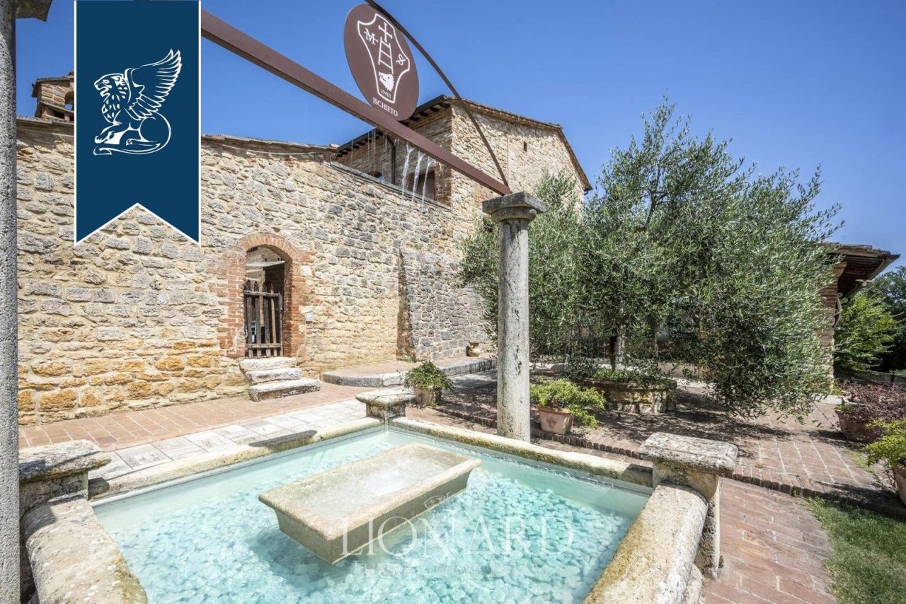 Granja en Siena, Italia, 800 m² - imagen 9