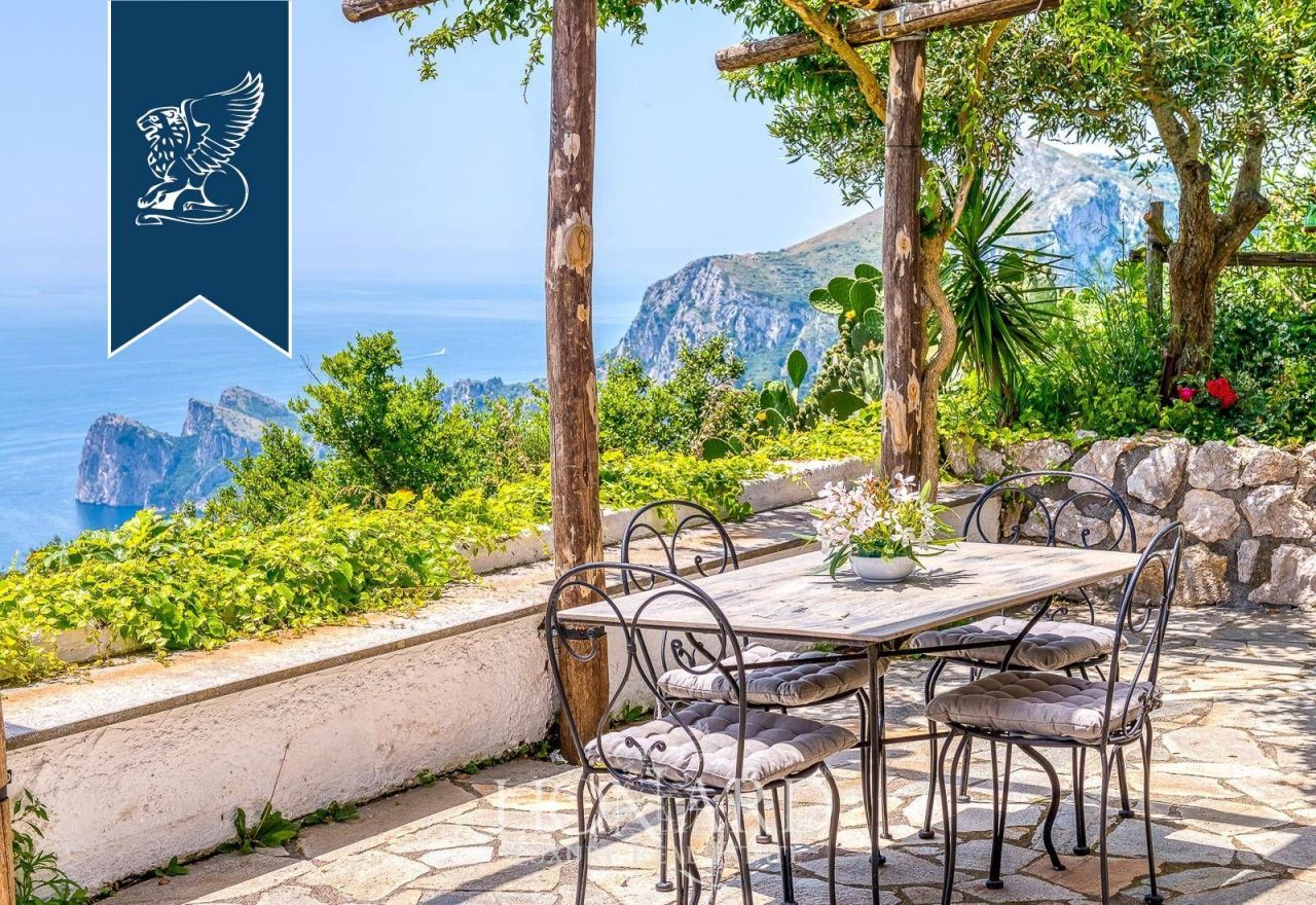 Villa in Naples, Italy, 360 m² - picture 9