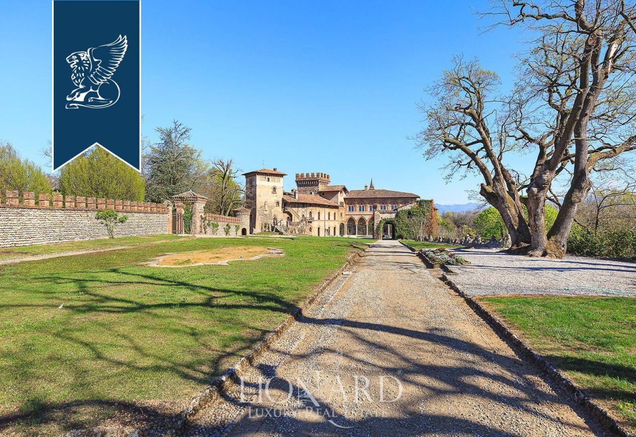 Castello a Bergamo, Italia, 2 200 m² - foto 9