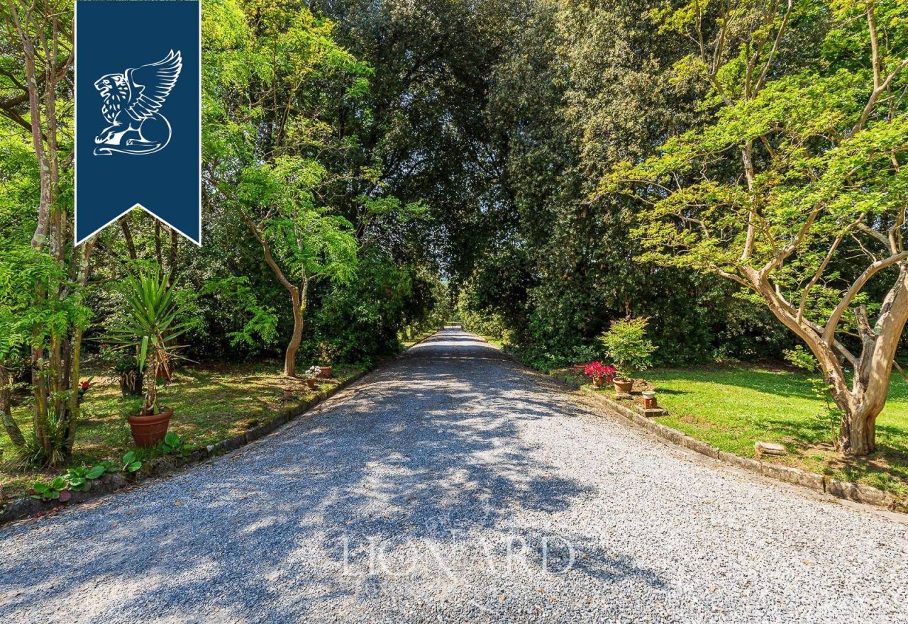 Villa in Lucca, Italy, 1 500 m² - picture 9