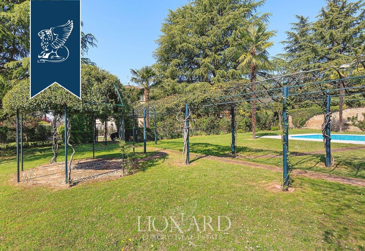 Villa à Brescia, Italie, 1 500 m² - image 9