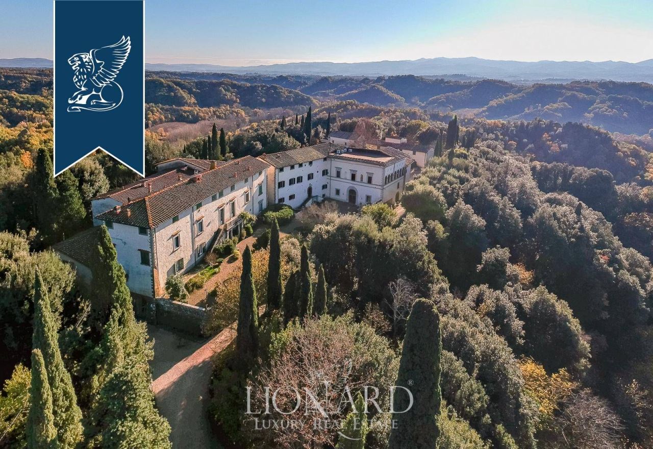 Granja en Arezzo, Italia, 25 000 m² - imagen 9