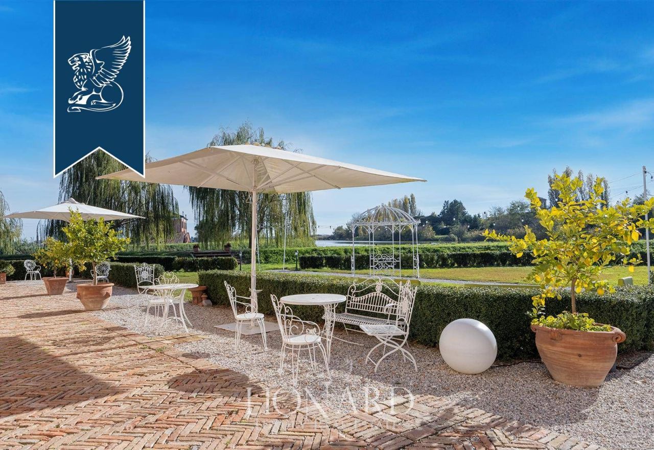 Granja en Rovigo, Italia, 800 m² - imagen 9