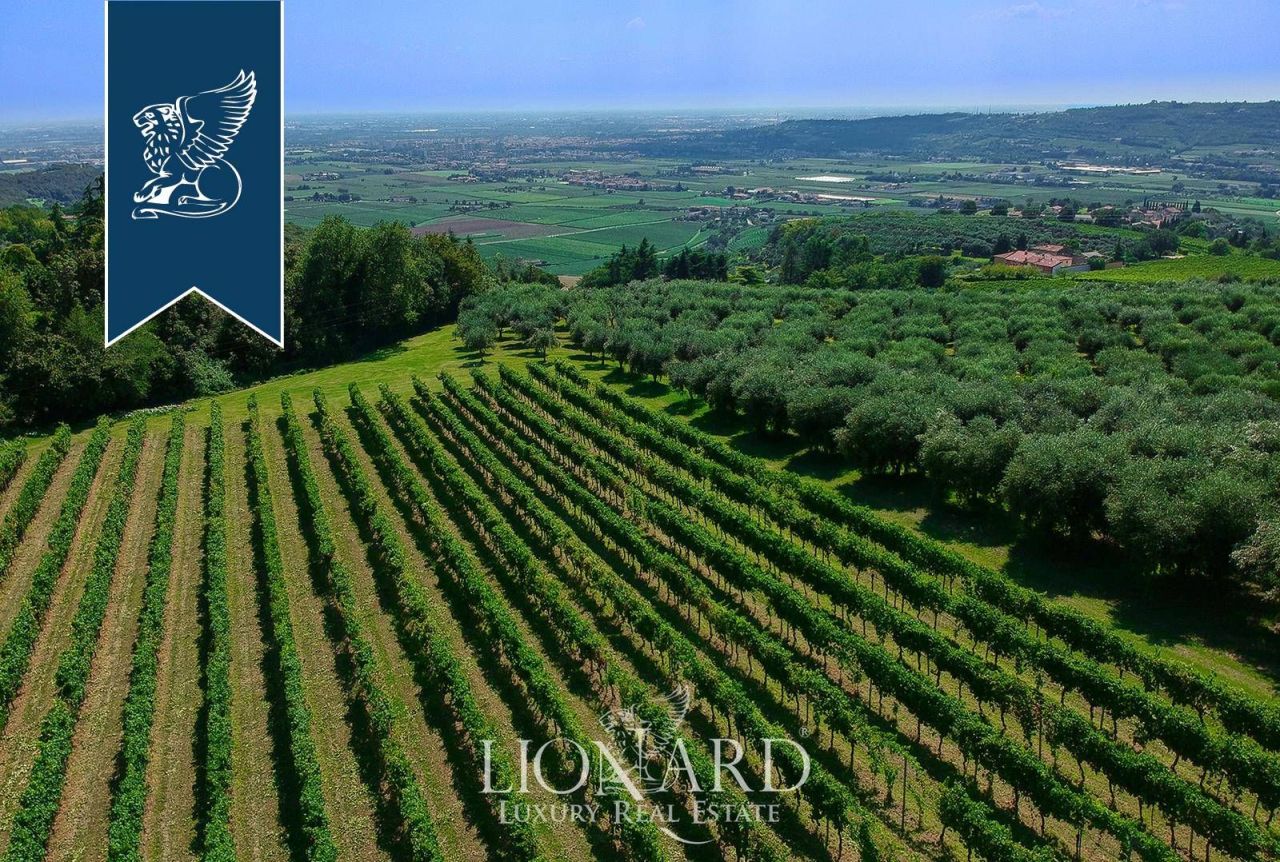 Villa in Verona, Italien, 1 000 m² - Foto 9