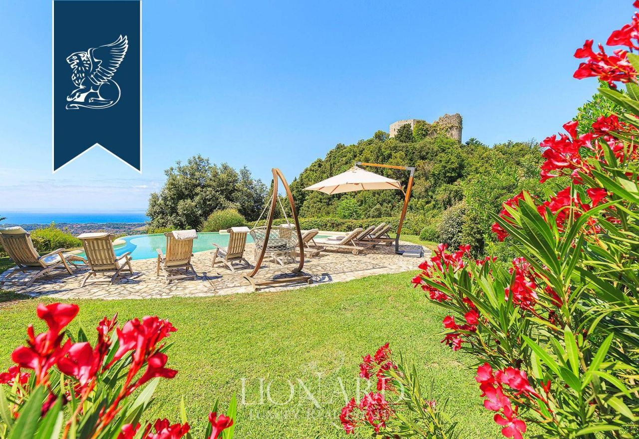 Villa à Montignoso, Italie, 900 m² - image 9