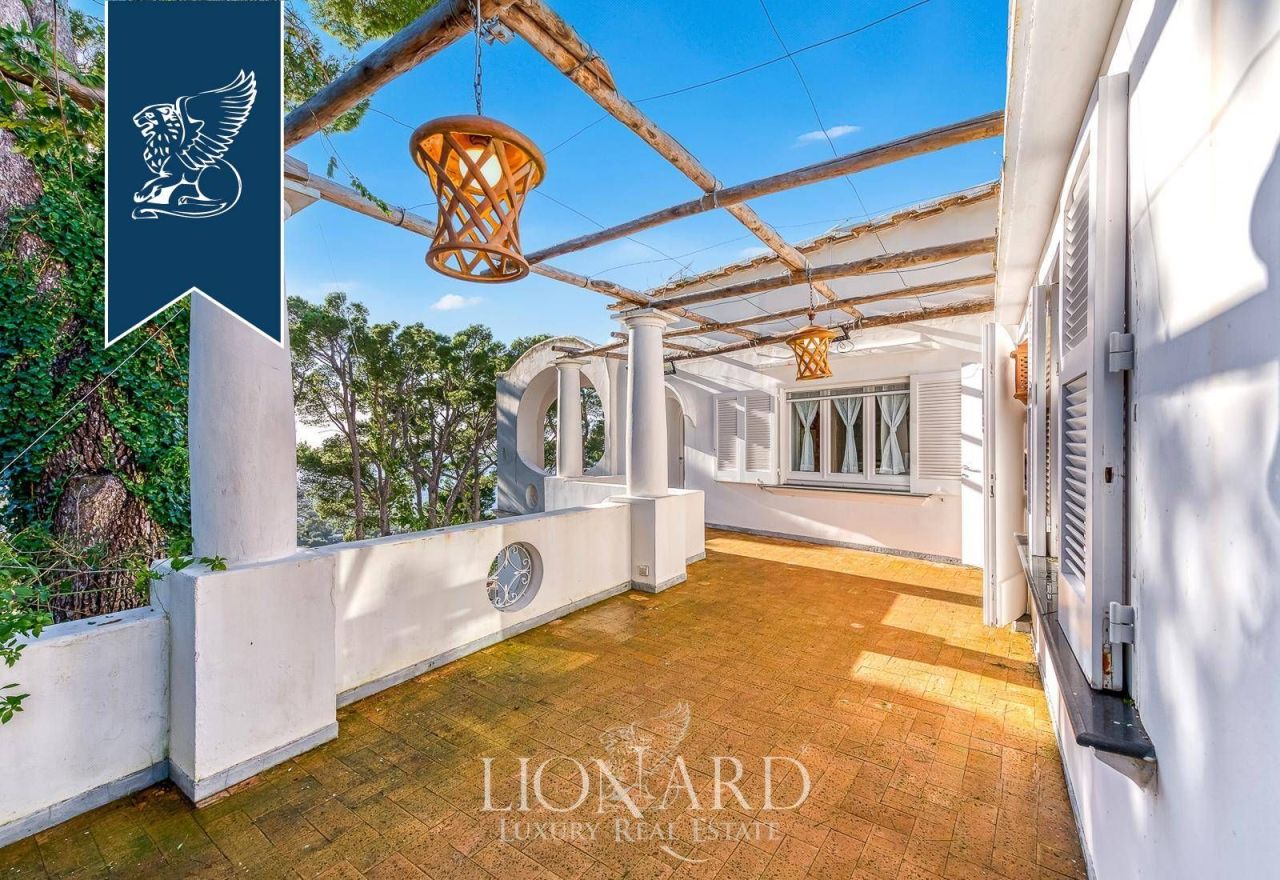 Villa à Naples, Italie, 430 m² - image 9