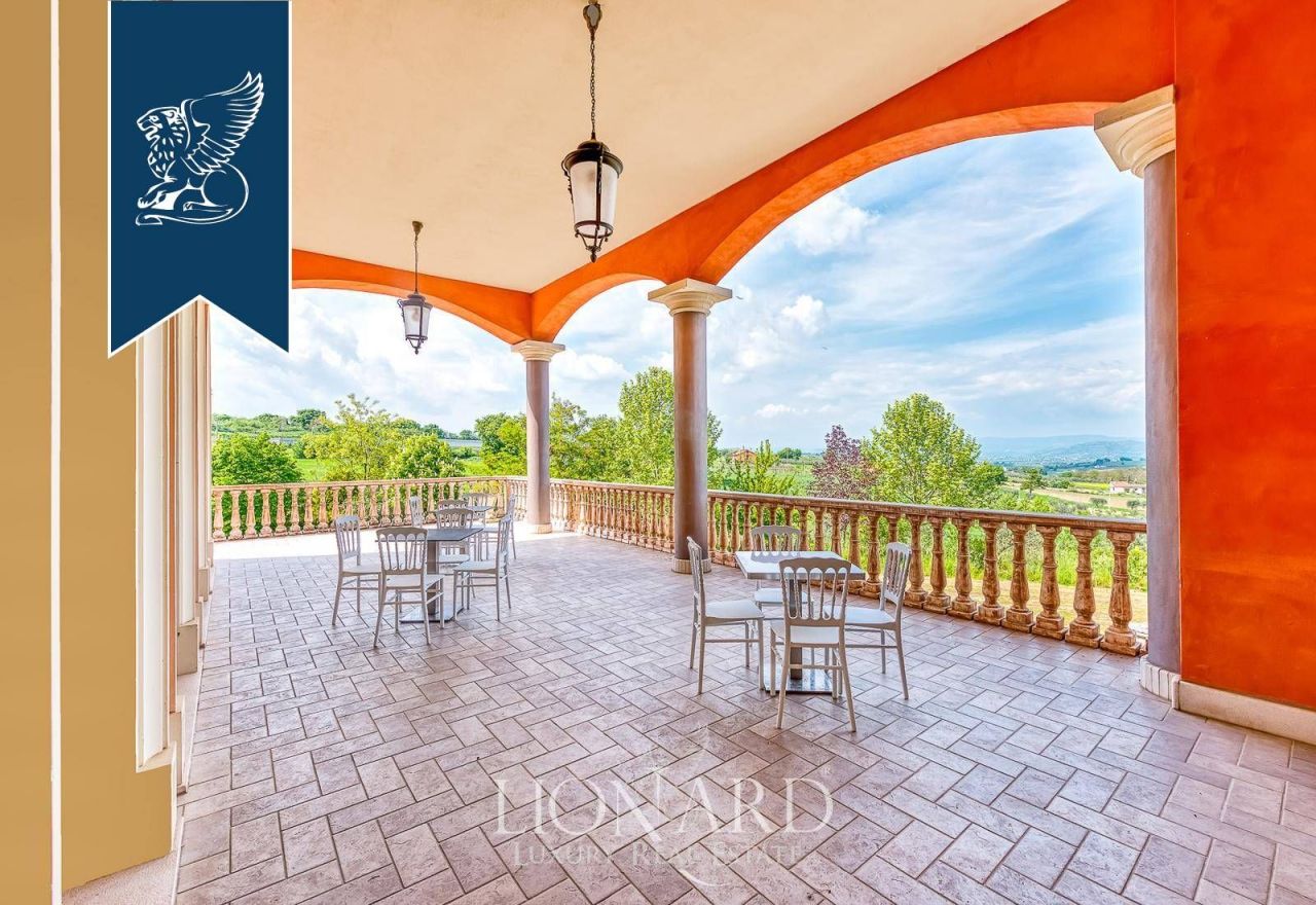 Castle in Avellino, Italy, 6 000 m² - picture 9